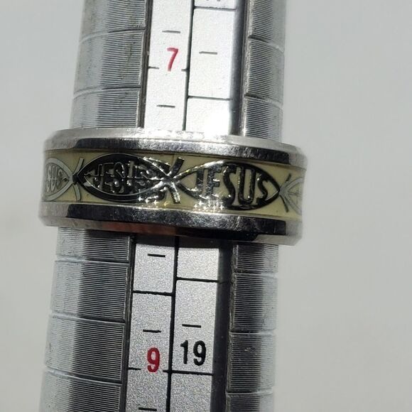 Glow in the Dark Jesus Fish Ring - Picture 8 of 9